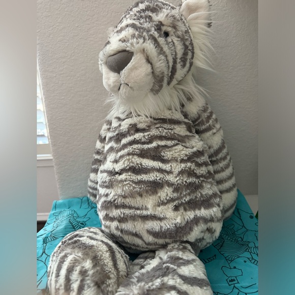 Authentic NWT Jellycat Really Big Bashful Snow Tiger Retired Rare ONLY ONE Cute - Picture 3 of 14